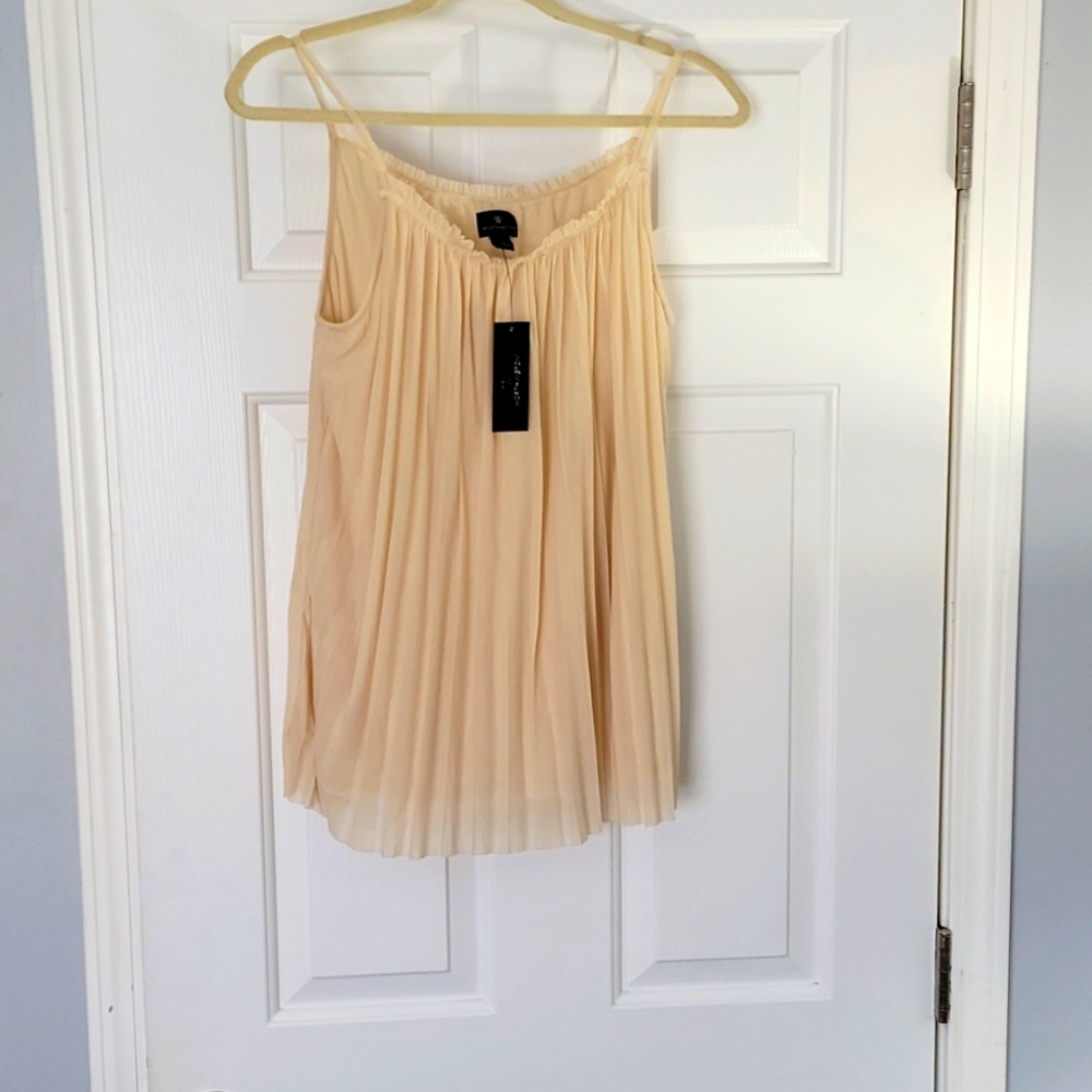 Pleated top